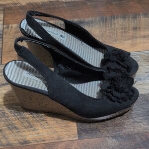 American Eagle Outfitters Black Floral Wedges